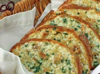Sütőben sült ropogós fokhagymakrémes kenyérszeletek! Elmondhatatlanul finom, meg kell kóstolni!