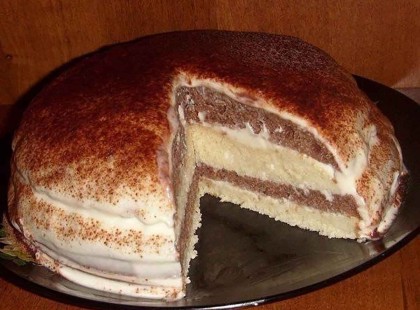 Káprázatos joghurtos bögrés torta, a világ legkönnyebben elkészíthető krémjével!