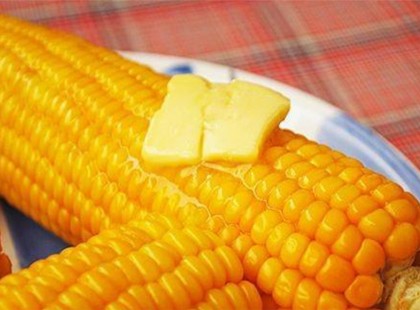 Megtaláltam a tökéletes főtt kukorica receptjét! Puha, zamatos és egyszerűen megunhatatlan!