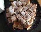 Habkönnyű csészés meggyes, légiesen könnyed sütemény, tele ínycsiklandó gyümölccsel!