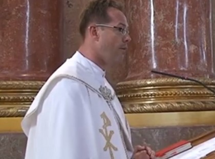 Amikor kinyitotta a száját a magyar pap, akkor lúdbőrösök lettünk!