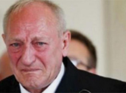 Ez a férfi kifizeti mostohalánya esküvőjét – a lány elmond neki valamit amitől megszakad a szíve