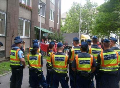 5 MILLIÓS HITELBŐL 33 MILLIÓS TARTOZÁS, MAJD RENDŐRI KILAKOLTATÁS LETT