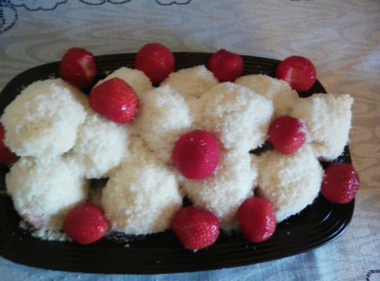 Epres-kókuszos túrógombóc lélegzetelállítóan finom, elfogyott az utolsó morzsáig!