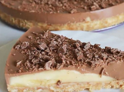 Ha van 15 perced, káprázatos csokis banános finomságot készíthetsz sütés nélkül!