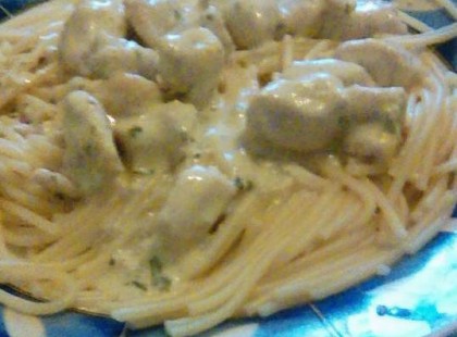 Sajtos tejszínes csirkés spagettinél nincs jobb – Káprázatos vacsora 30 perc alatt!