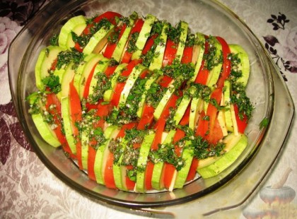 Töltött cukkini, olaszosan! Nagyon könnyen elkészíthető és észbontóan finom!