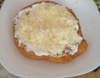 Az igazi retró lángos receptje &#8211; A balatoni lángosozók nagy része így készíti