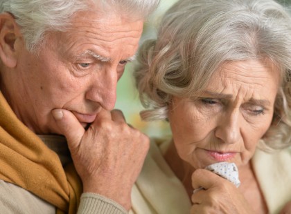 Fontos tájékoztatást adtak ki minden 60 év felettinek! Ezt akár le is tilthatják a nyugdíjából! Legyen nagyon óvatos, mert a nyugdíja 30%-a bánhatja minden hónapban!