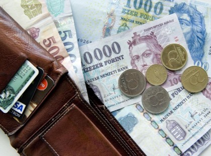 Csökken a segély! 22800 forint helyett ennyit kapsz 2018 januártól