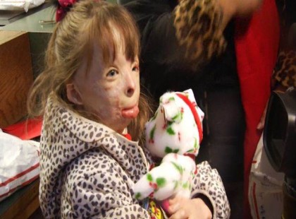 Tudom, hogy szomorú, de barátokat szeretnék vásárolni a 7 éves beteg kislányomnak