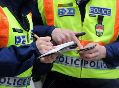 Rendőrségi közlemény ! Szokatlan helyeken igazoltatják a gyalogosokat szerdán és csütörtökön!