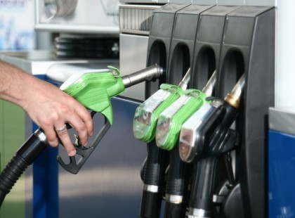 Fantasztikus hír! Akár 200 forintra csökkenhet hamarosan a benzin literenkénti ára