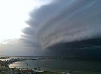 Soha nem tartott még ilyen erős hurrikán Európa felé, mint ami most közelít! Félelmetes hírt jelentett be a meteorológiai szolgálat! (1. oldal)