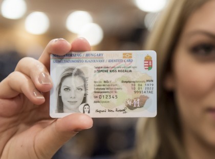 Lakossági figyelmeztetést! Ne feledje! Legkésőbb október 20-ig igényelnie kell az elektronikus személyit! Már csak 4 napja maradt! Mindenképpen tájékozódjon : itt a figyelmeztetés!