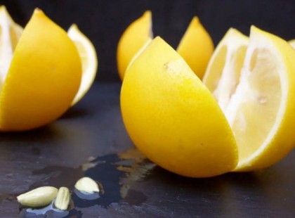 Felvágtam 2 citromot, és az éjjeli szekrényre tettem, nem hiszed el, mi történt éjszaka