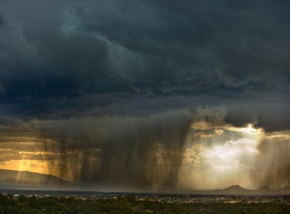 Most érkezett! Nagyon durva időre figyelmeztet a meteorológia szolgálat! Erősebb, mint 120 km/órás szél várható! Vegye nagyon komolyan!