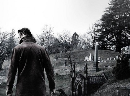 Ott vagyok a reggeli csendben, A könnyed napi sietségben,