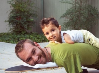 Amikor a fiam sír, én nem tudom átölelni, hanem ő ölel át engem – Nick Vujicic