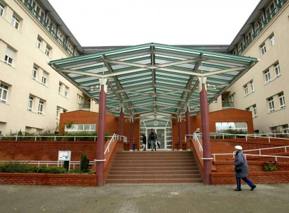 Vasárnap a hozzátartozók takarítanak egy budapesti kórházban, mert nincsenek takarítók