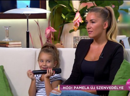 Hódi Pamela kislánya egyenes élő adásban fecsegett ki egy nagy titkot! Le kellett keverni az adást