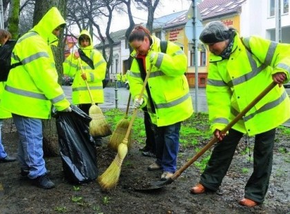 Közmunkások figyelem! Ennek a változásnak nem fogtok örülni!Nagyon kemény munkát kaphatnak a közmunkások a nyári és az őszi hónapokban! Itt nem lesz idő lazsálni!