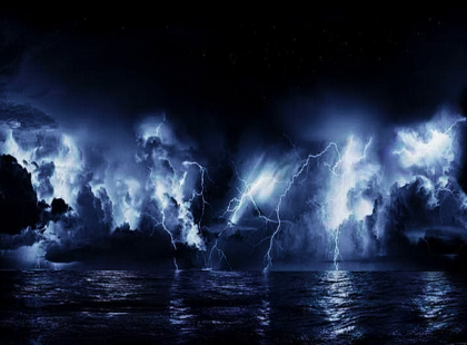 Figyelem! Az Országos Meteorológiai Szolgálat kiadta a legnagyobb fokozatú riasztást! Vasárnap 140 km/h vihar jön !