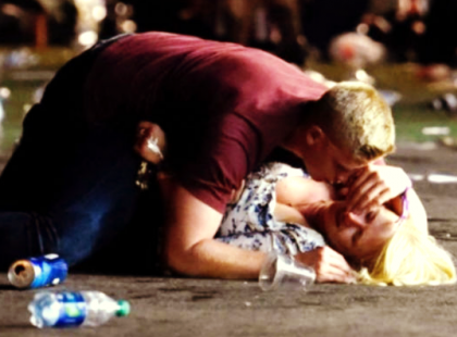 A férfi, aki pajzsként használta testét, hogy megvédje barátnőjét… megtudtunk pár dolgot a személyazonosságáról