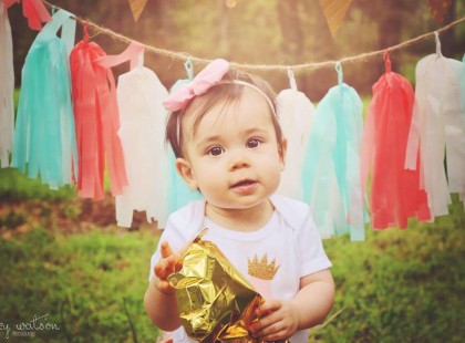 A nővér nem gondolja, hogy a család látja őt. De amikor az anya közelebb ér, nem tud többé csendben maradni