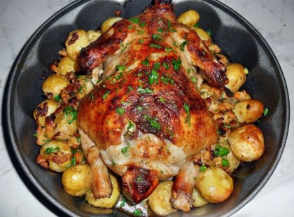 Burgonyán sült töltött csirke kicsit másként! A húgomnál kóstoltuk először, rögtön elkértem a receptet!