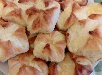 Egy kis könnyű túrós batyu reggelire vagy vacsorára egyszerűen, háziasan, olcsón