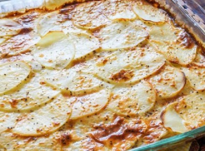 Muszaka, különleges rakott burgonya, ezután mindenki megnyalja mind a tíz ujját