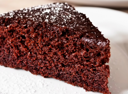 Piskóta helyett ezt a grízes tésztát szoktam készíteni, önmagában is finom, de krémmel is megkenheted!