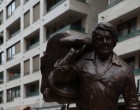 Bud Spencer lánya elsírta magát, amikor felavatták Budapesten az édesapja szobrát