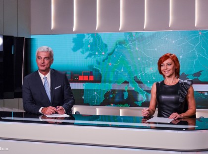 Itt vannak a pontos összegek : családi pótlék, gyed, nyugdíj, táppénz összege! Ennyi lesz 2018. Januárjától a táppénz, a gyed és a nyugdíj! Itt vannak a pontos számok!