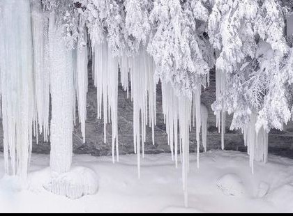 Dermesztő hidegre figyelmeztet a meteorológiai szolgálat! Mínusz 20 fokot, sarkvidéki hideget érezhetünk még ezen a héten! Beköszönt az igazi tél! Ezen a napon nagyon nagyon fogunk fázni
