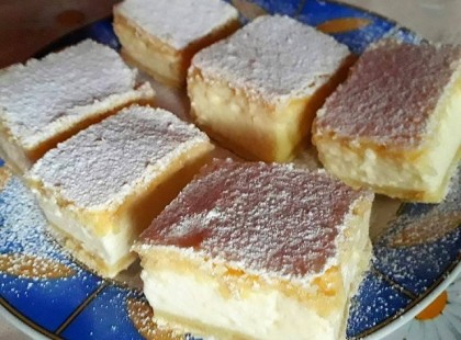 Ellenállhatatlan tejfölös-pudingos sütemény – Könnyen elkészíthető, olcsó és nagyon finom