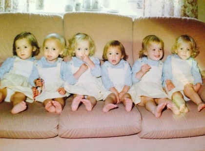 Ők voltak a világ első lány hatos ikrei – így néznek ki 30 évvel később