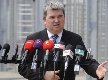 Jön a vörös kód riasztás Magyarországon! Új törvényről tájékoztatják a magyar lakosságot! Fontos!!! Mutatjuk mit jelent és mit kell tennie ha közlik, hogy holnaptól életbe lép! Itt van a tájékoztató