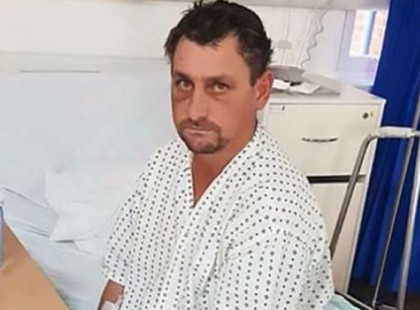 Ez a férfi akkorát bulizott, hogy egy másik országban ébredt fel