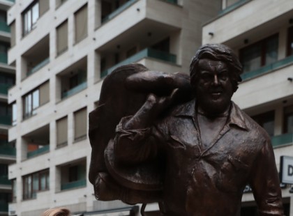 Bud Spencer lánya elsírta magát, amikor felavatták Budapesten az édesapja szobrát
