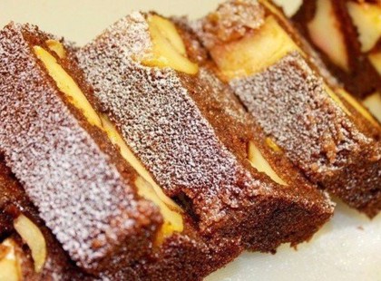 A kedvenc grízes almás kavart sütink, nagyon könnyen elkészül, de nem lehet betelni vele!