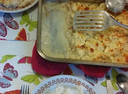 Dubarry csirkemell párolt rizzsel, ha van otthon egy kis karfiol és sajt, könnyedén elkészítheted!