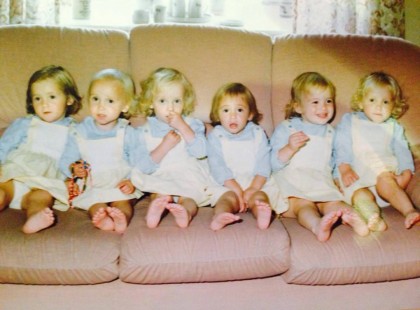 Ők voltak a világ első lány hatos ikrei - így néznek ki 30 évvel később