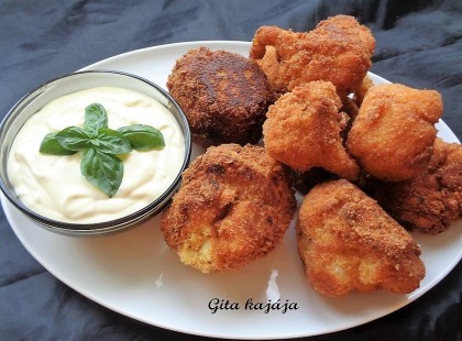 Rántott karfiol, nem jutok odáig, hogy leves legyen belőle, mert rántva a legfinomabb!