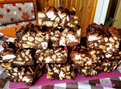 Rocky road, a tömör gyönyör – Finom ropogós sütés nélküli édesség