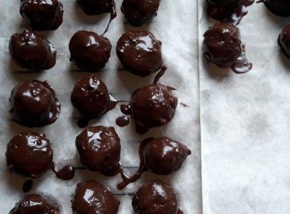 Zserbógolyó sütés nélkül egyszerűen! Ha nincs időd Zserbót sütni, de nagyon vágysz az ízére!