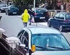 A nőt megtámadja az utcán egy sárga kabátos férfi - de a kóbor kutya azonnal közbelép