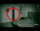 Rázta a hideg és libabőrös volt állandóan, pedig 24 fok volt a szobában. Az éjjellátó kamera felvette, hogy mitől rázza a hideg
