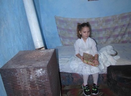 Három gyermekünk is volt egy családból, ahol az apuka és az anyuka egy garázsban élt.